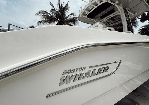 Boston Whaler 280 Dauntless image