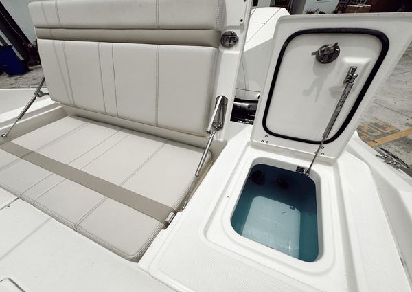 Boston Whaler 280 Dauntless image