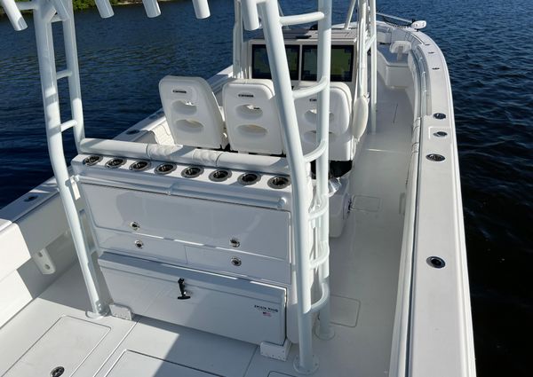 Contender 39-ST-CENTER-CONSOLE image