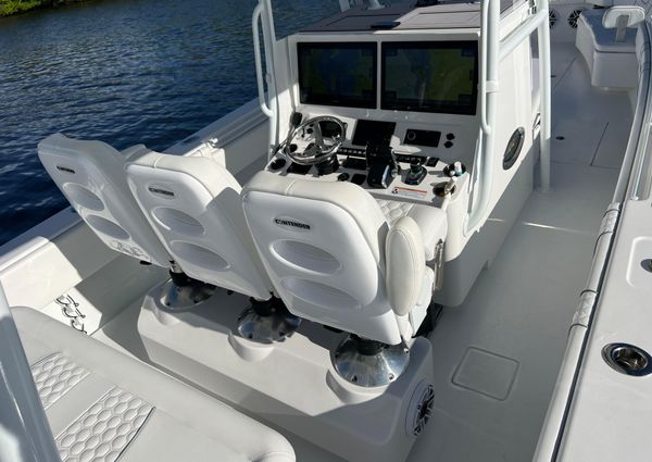 Contender 39-ST-CENTER-CONSOLE image