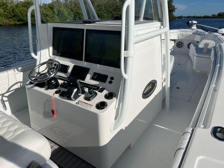 Contender 39-ST-CENTER-CONSOLE image