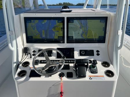 Contender 39-ST-CENTER-CONSOLE image