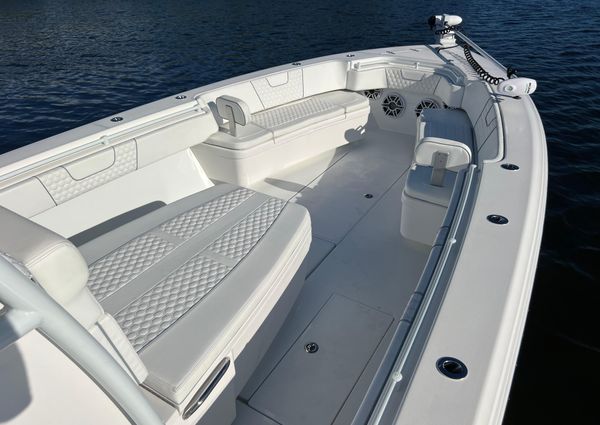 Contender 39-ST-CENTER-CONSOLE image