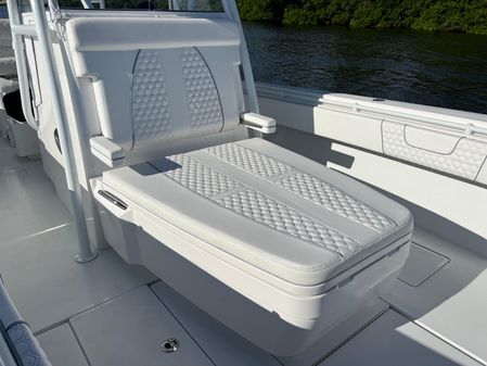 Contender 39-ST-CENTER-CONSOLE image