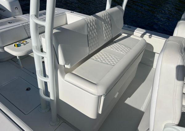 Contender 39-ST-CENTER-CONSOLE image