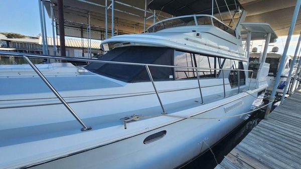 Carver 440 Aft Cabin