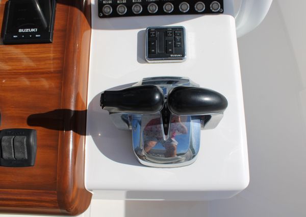 Front Runner 26 Center Console image