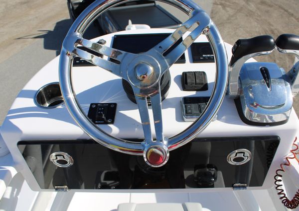 Front Runner 26 Center Console image