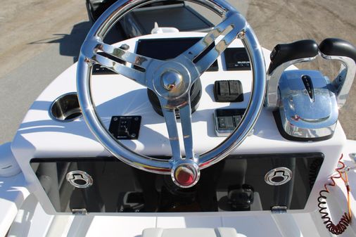 Front Runner 26 Center Console image