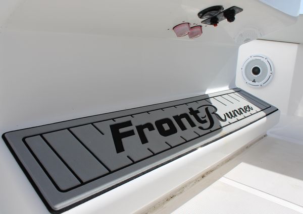 Front Runner 26 Center Console image