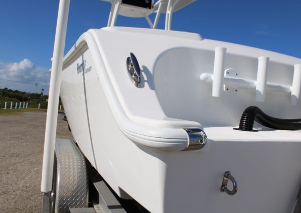 Front Runner 26 Center Console image