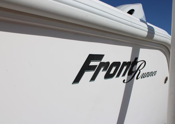 Front Runner 26 Center Console image