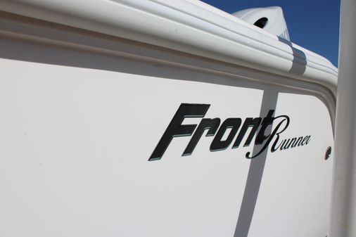 Front Runner 26 Center Console image