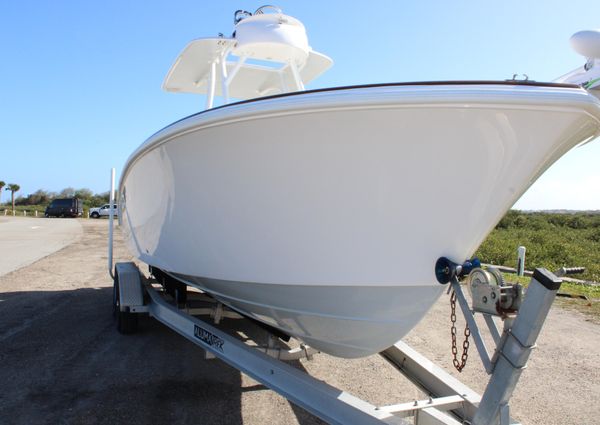 Front Runner 26 Center Console image