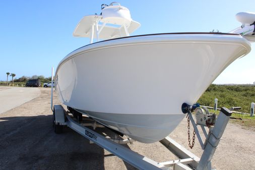 Front Runner 26 Center Console image