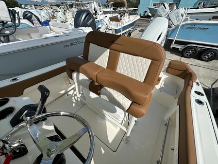 Pioneer 202 Islander image
