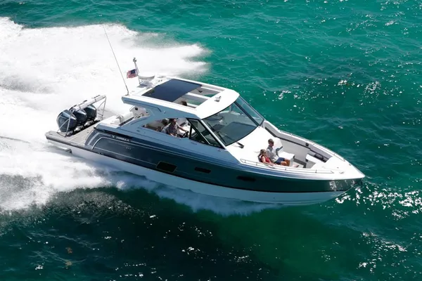 Formula 380 Super Sport Crossover OB image