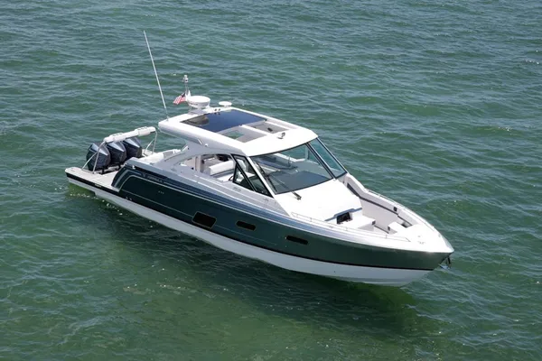 Formula 380 Super Sport Crossover OB image