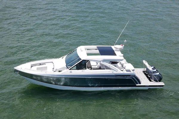 Formula 380 Super Sport Crossover OB image