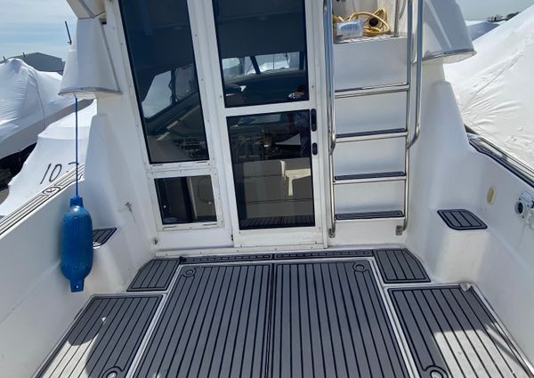 Bayliner 288-COMMAND-BRIDGE image