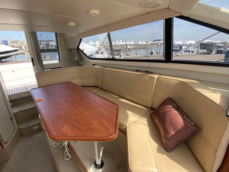 Bayliner 288-COMMAND-BRIDGE image