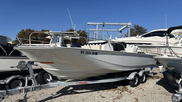 Boston Whaler 210 Montauk 