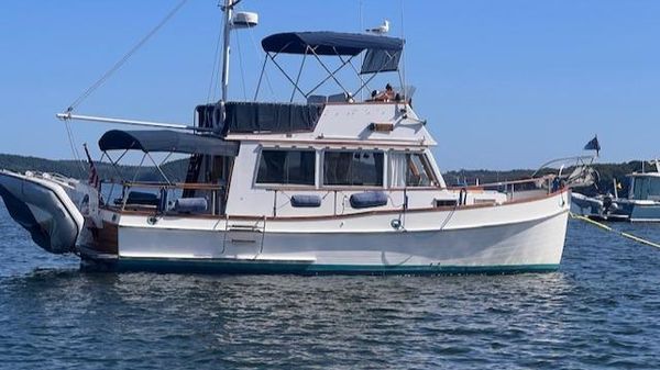 Grand Banks 32 Flybridge Trawler (Hull#683) 