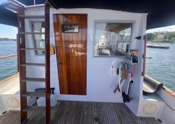 Grand-banks 32-FLYBRIDGE-TRAWLER-HULL-683 image