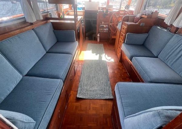 Grand-banks 32-FLYBRIDGE-TRAWLER-HULL-683 image