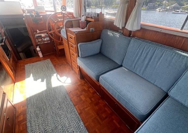 Grand-banks 32-FLYBRIDGE-TRAWLER-HULL-683 image