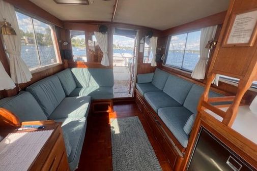 Grand-banks 32-FLYBRIDGE-TRAWLER-HULL-683 image