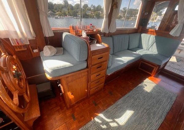 Grand-banks 32-FLYBRIDGE-TRAWLER-HULL-683 image