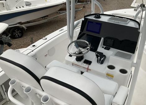 Sea-pro 202-CENTER-CONSOLE image