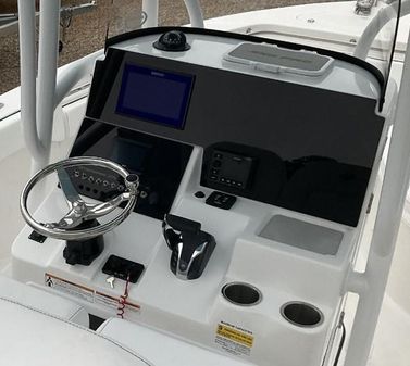 Sea-pro 202-CENTER-CONSOLE image