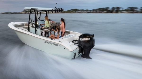 Sea Pro 202 Center Console 