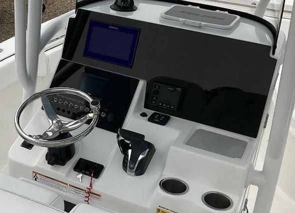 Sea-pro 202-CENTER-CONSOLE image