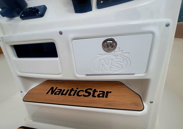 NauticStar 24 Legacy image