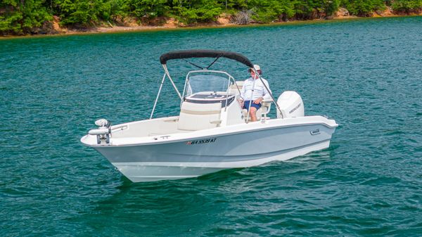 Boston Whaler 220 Dauntless 