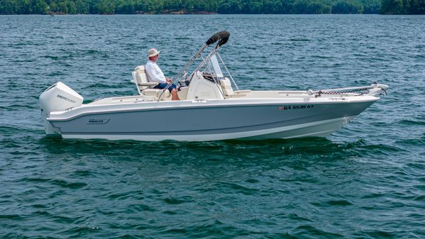 Boston Whaler 220 Dauntless image