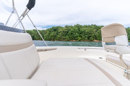 Boston Whaler 220 Dauntless image