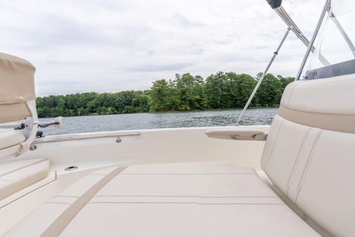 Boston Whaler 220 Dauntless image