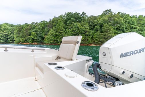 Boston Whaler 220 Dauntless image