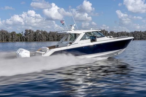 Tiara Yachts 48 LS image