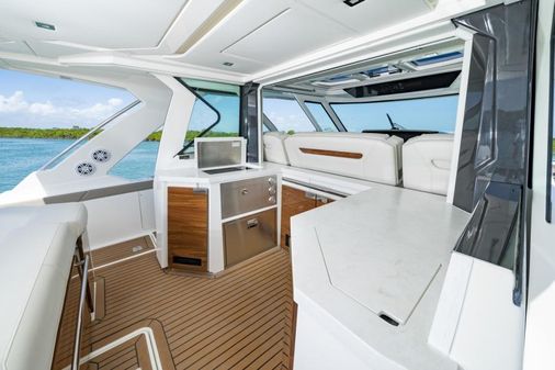 Tiara Yachts 48 LS image