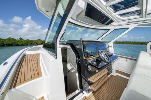 Tiara Yachts 48 LS image