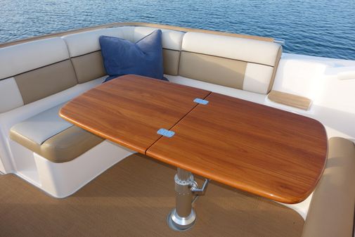 Tiara Yachts 3100 Coronet image