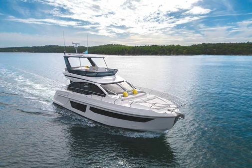 Azimut 53 Fly image