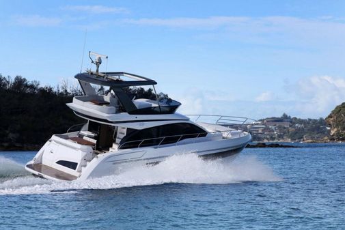 Azimut 53 Fly image