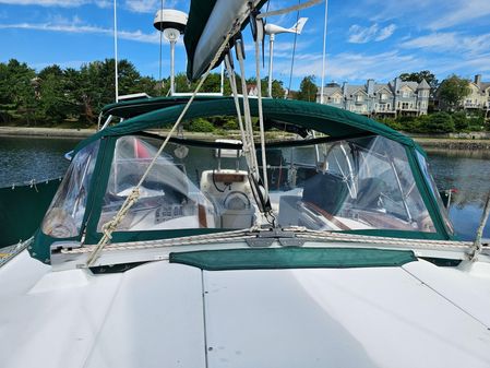 Beneteau 440 image