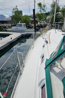 Beneteau 440 image